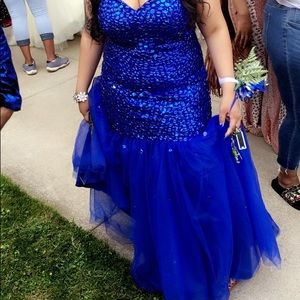 Selling my prom dress nothing is wrong with it